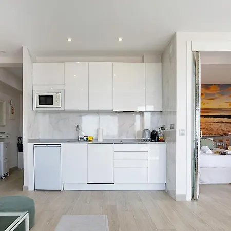 Sunshine - First Line & Terrace By Rent Me Appartement